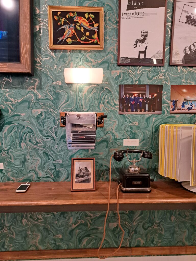 Accueil public du Théâtre Vidy-Lausanne - bar et billetterie